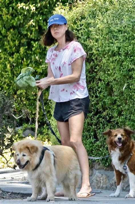 Aubrey Plaza – LACELEBS.CO