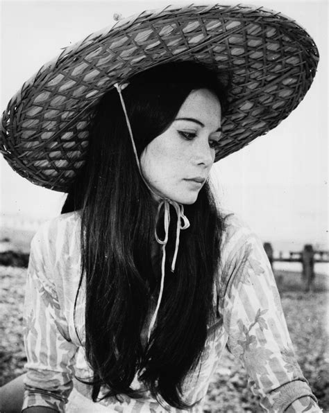 sloth unleashed — modbeatnik: Nancy Kwan in The World of Suzy...