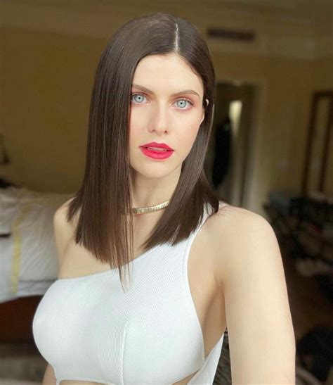 Let's fuck each other and get insanely bi for Alexandra Daddario