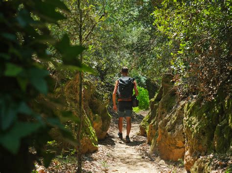Circuit des Vachères à Mondragon : Un Autre Regard sur le Vaucluse
