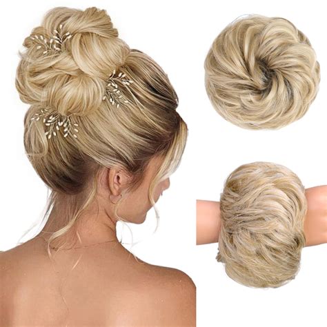 Fashion critics are debating the messy bun chignon hairstyle 5