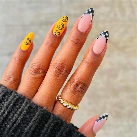 20 Yellow French Manicure Ideas, From Butter to Neon