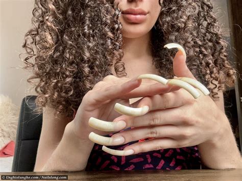 women with long finger nails
