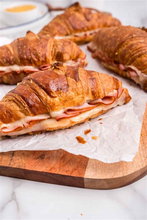 breakfast ideas with croissants 2