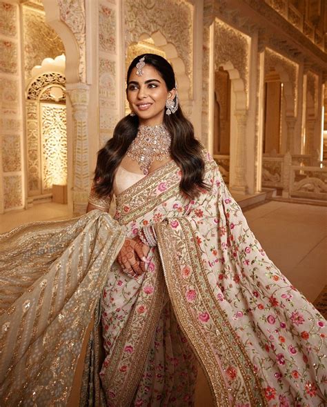 isha ambanis jaw dropping   anant radhikas wedding