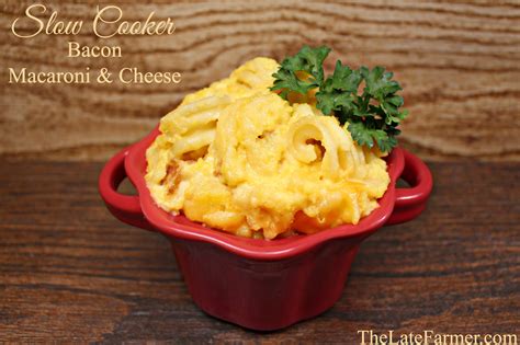 Slow Cooker Bacon Macaroni and Cheese