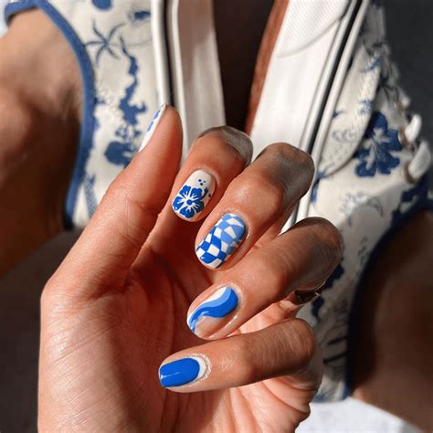 17 Royal Blue Nail Ideas That Are Absolutely Electric
