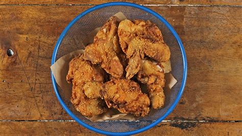 Golden Fried Chicken Recipe | Yummy.ph