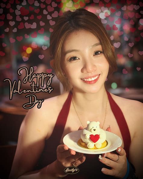 An enchanting evening of romance with an intimate setting, decadent