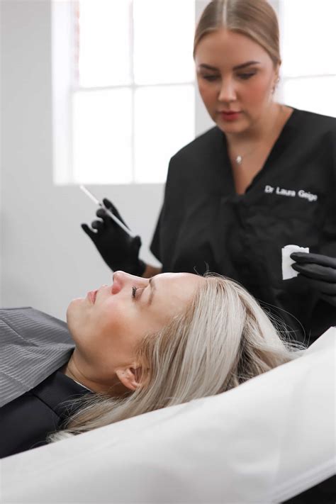 How Alluzience Botox Enhances Your Appearance With Less Frequent