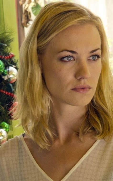 1200x1920 Yvonne Strahovski Elagant Wallpapers In HD 1200x1920