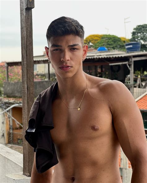 Gabriel Alencar (@alencarblz) • Instagram photos and videos