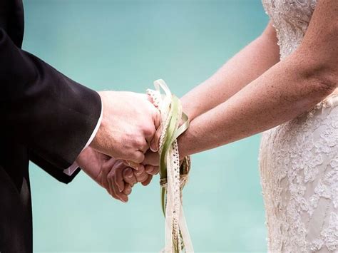 Handfasting Ceremony: Your Expert Guide to Plan Yours