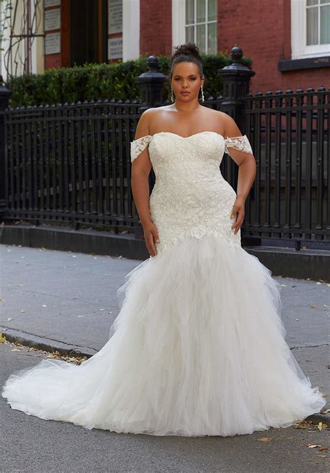 Non Traditional Wedding Dresses With Color 8 Non White Wedding Dresses