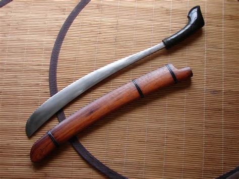 Cурьёзная тема за паранг (parang bushcraft)