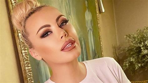 Камелия забогатя след раздялата с "Пайнер"