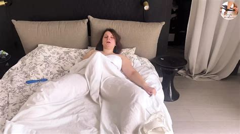 amateur wife masturbating pussy play   sheets feat beautyand