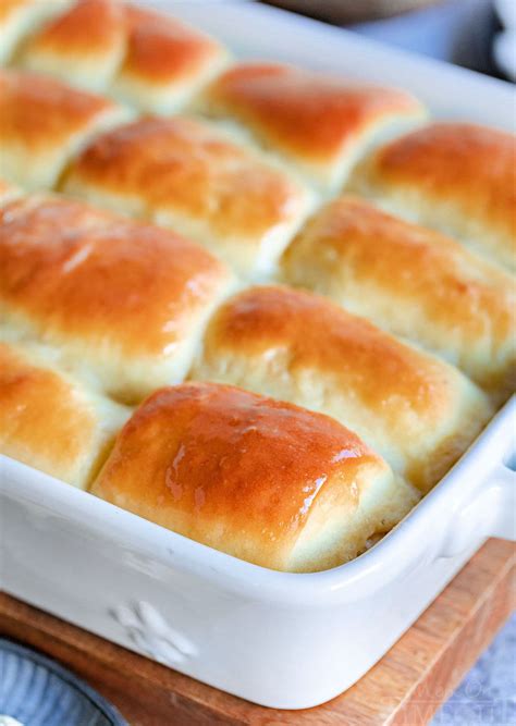 Parker House Rolls - Mom On Timeout