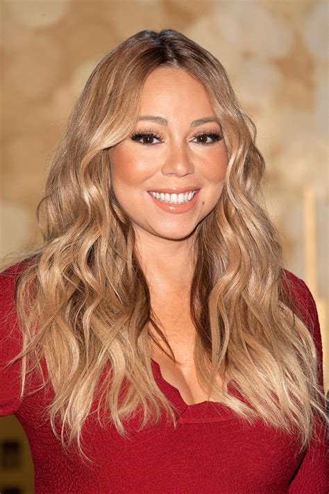 Up-Close Photos of Mariah Carey's Engagement Ring From James Packer