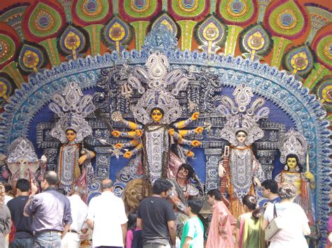 11 Famous Durga Puja Pandals in Kolkata You Must Visit in 2021