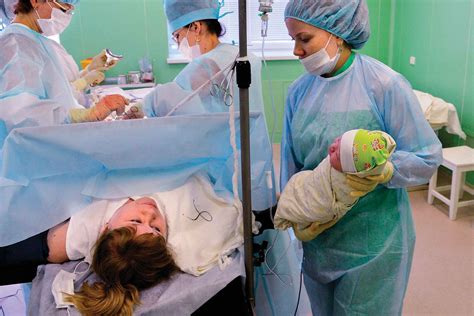 UK doctors may officially warn women of vaginal birth risks | New Scientist