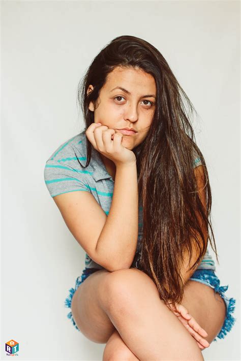 images menina poses face beauty blue skin photo shoot lip