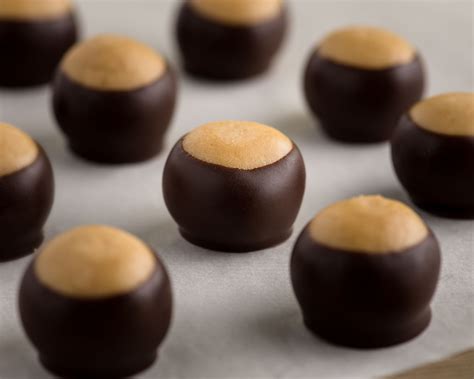 Savoring Tradition: 8 Classic Midwestern Dishes to Enjoy Tonight