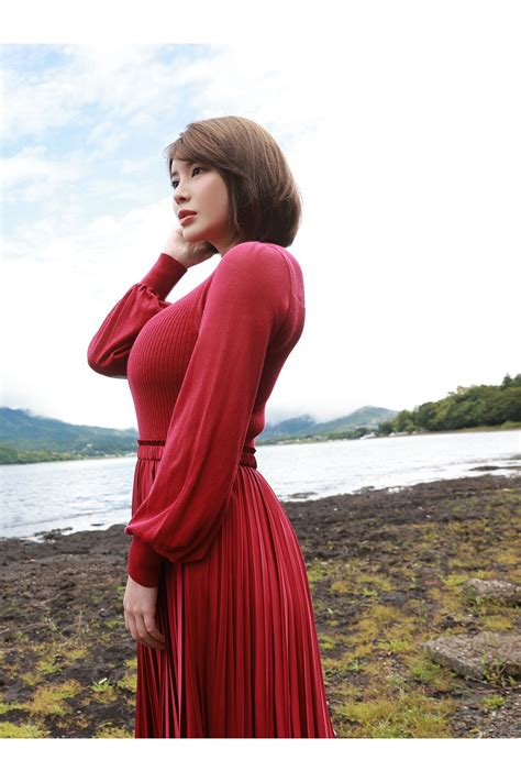 汐世更名（凪ひかる）第一套采风写真 - 哔哩哔哩