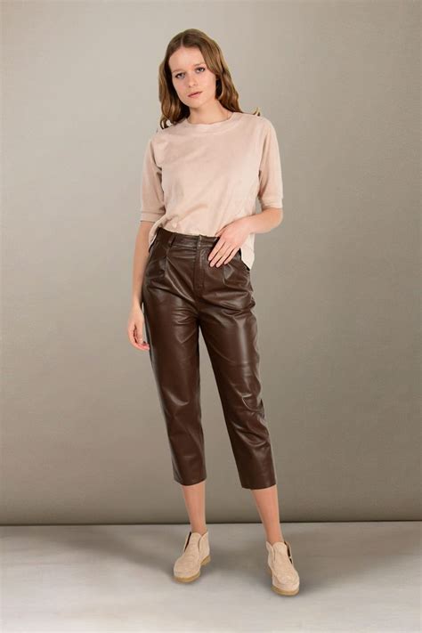 Женские кожаные брюки | Fashion, Leather pants, Pants