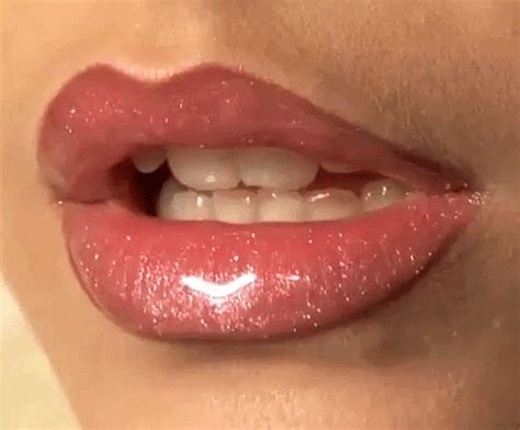 DanaMichele ☆ Stunning Eyes, Beautiful Lips, Deep Red Lips, Kissable