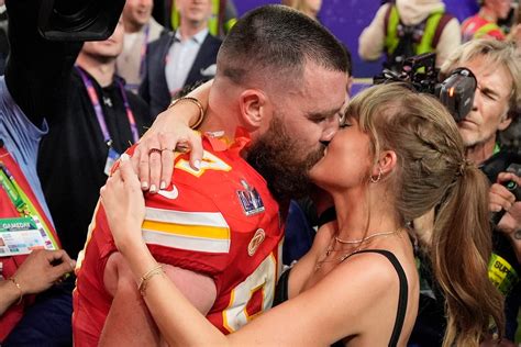 does travis kelce support trump 3