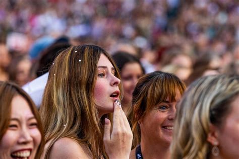 MCG comes alive as Taylor Swift draws the biggest concert crowd of her ...