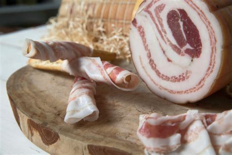 Pancetta Vs Prosciutto - [Infographic]