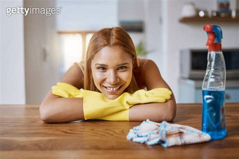 Clean home, happy home 이미지 (1018159866) - 게티이미지뱅크