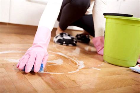 Как отмыть линолеум от грязи в домашних условиях: лучшие способы