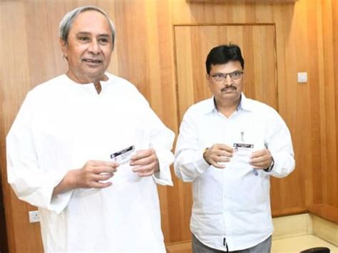 odisha finance minister niranjan pujari appointed  health minister