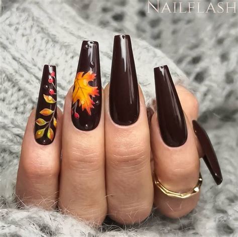 35+ Autumn Nails Colors: The Beauty Of Autumn - Emerlyn Closet