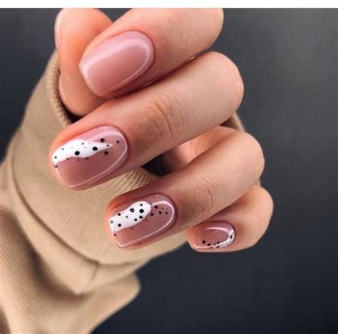 Маникюр на короткие ногти 2024 - модные идеи и новинки | Manicure ...