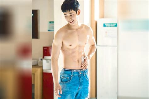 Kim Soo Hyun Abs