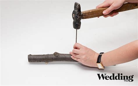 Как сделать вешалку для платья из деревянной палки