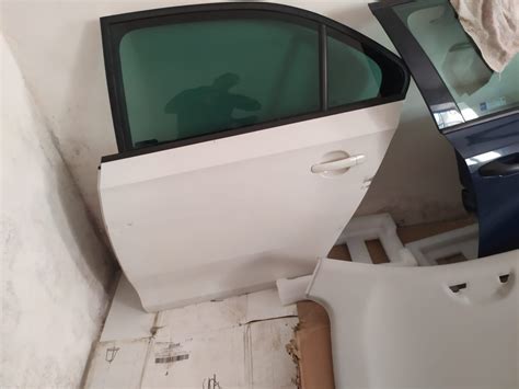 Zadní levé dveře Škoda Rapid sedan kompletní :: Auto Hronov