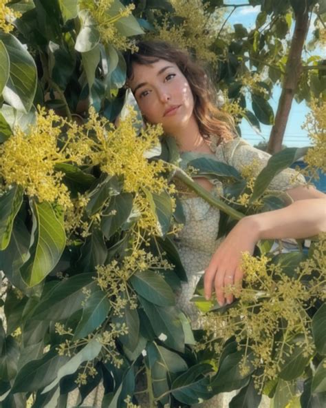 Milana Vayntrub (Милана Вайнтруб) в Инстаграм | Instagram | ThePlace