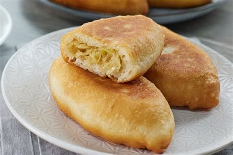 Тесто для жареных пирожков без яиц - Со Вкусом