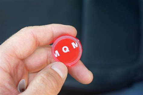 Предупреждающие маячки на двери авто