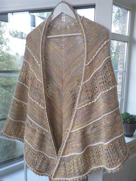 Pin by Elena on Связано с любовью | Kimono top, Fashion, Tops
