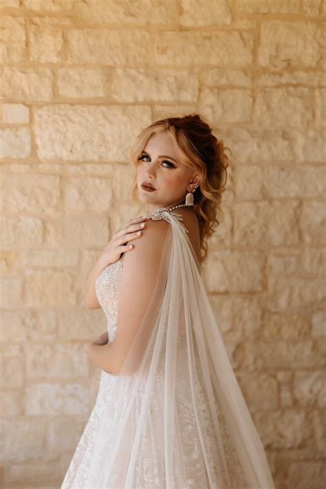 Boho Glam Desert Style Micro Wedding in Texas Hill Country
