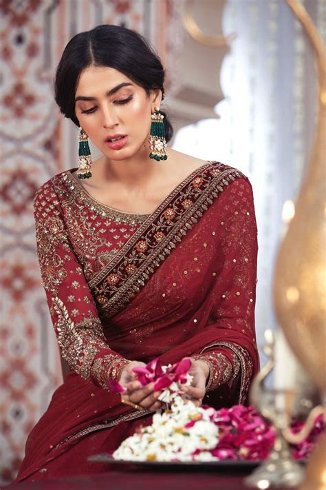 Beautiful Designer Saree color Brick red | Sari hindu, Red saree ...