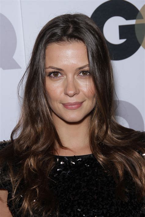 Pictures of Olga Fonda
