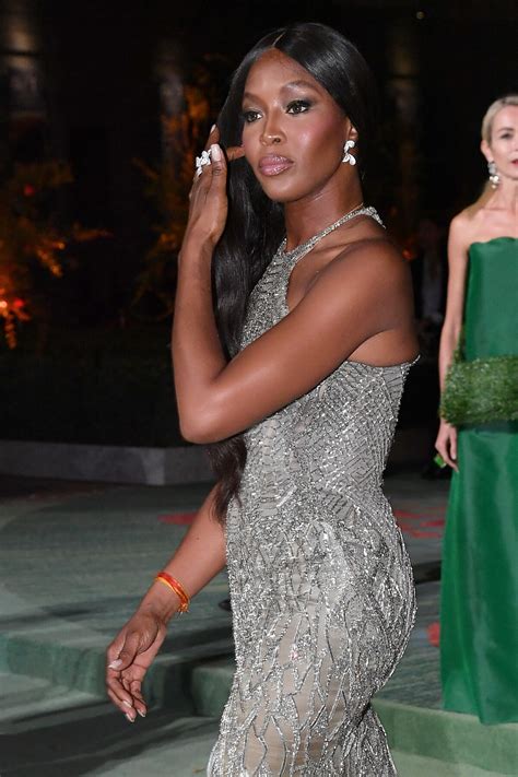 Foto: A modelo Naomi Campbell está no time de famosas 40+ que não abre