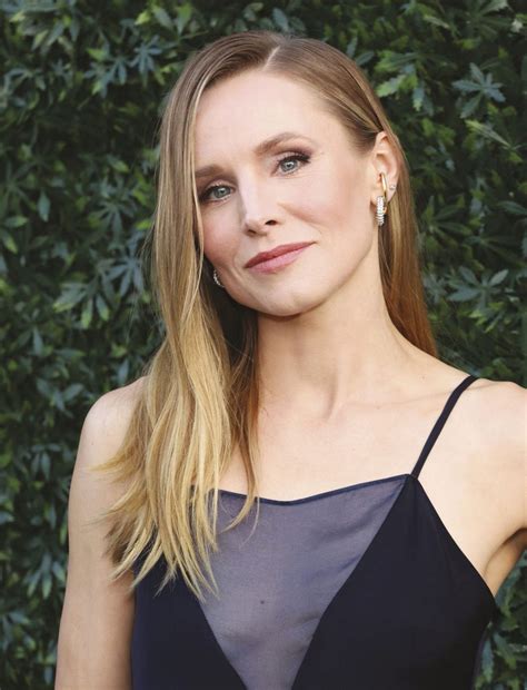 Kristen Bell Graces Fairlady Cover for January/February 2025 Issue